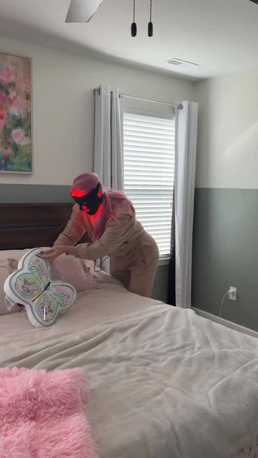 Instagram post by @hunternmaxson for BON CHARGE. Caption reads: Habit stacking will change your life. 
Especially....