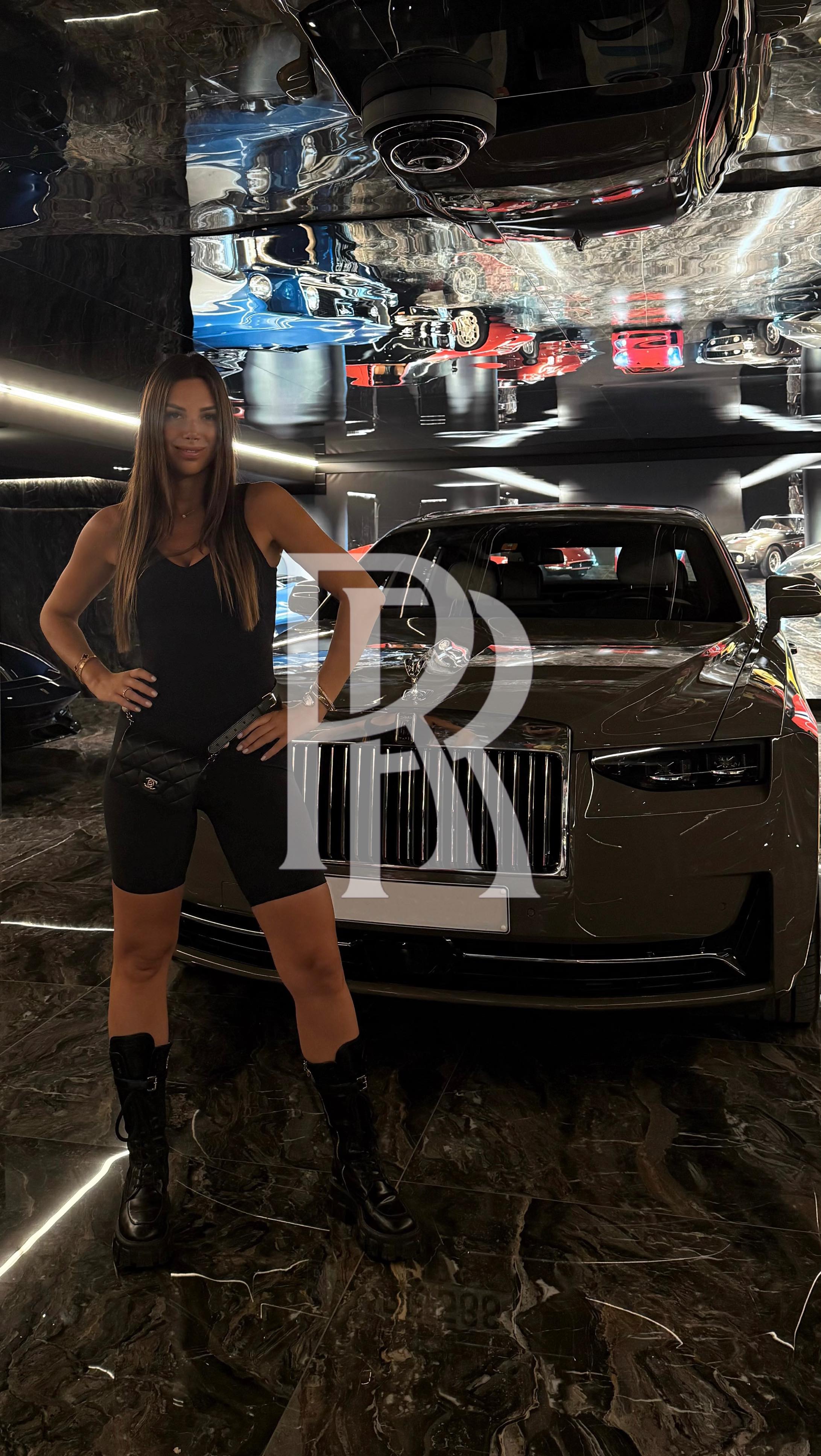 Instagram post by @laura_villars for Rolls-Royce Motor Cars. Caption reads: How to customize your car at....