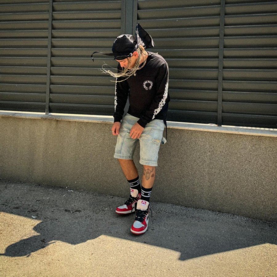 Instagram post by @justinmichaeel for Thesupermade. Caption reads: [...] 
such vibess
pants from : @thesupermade.