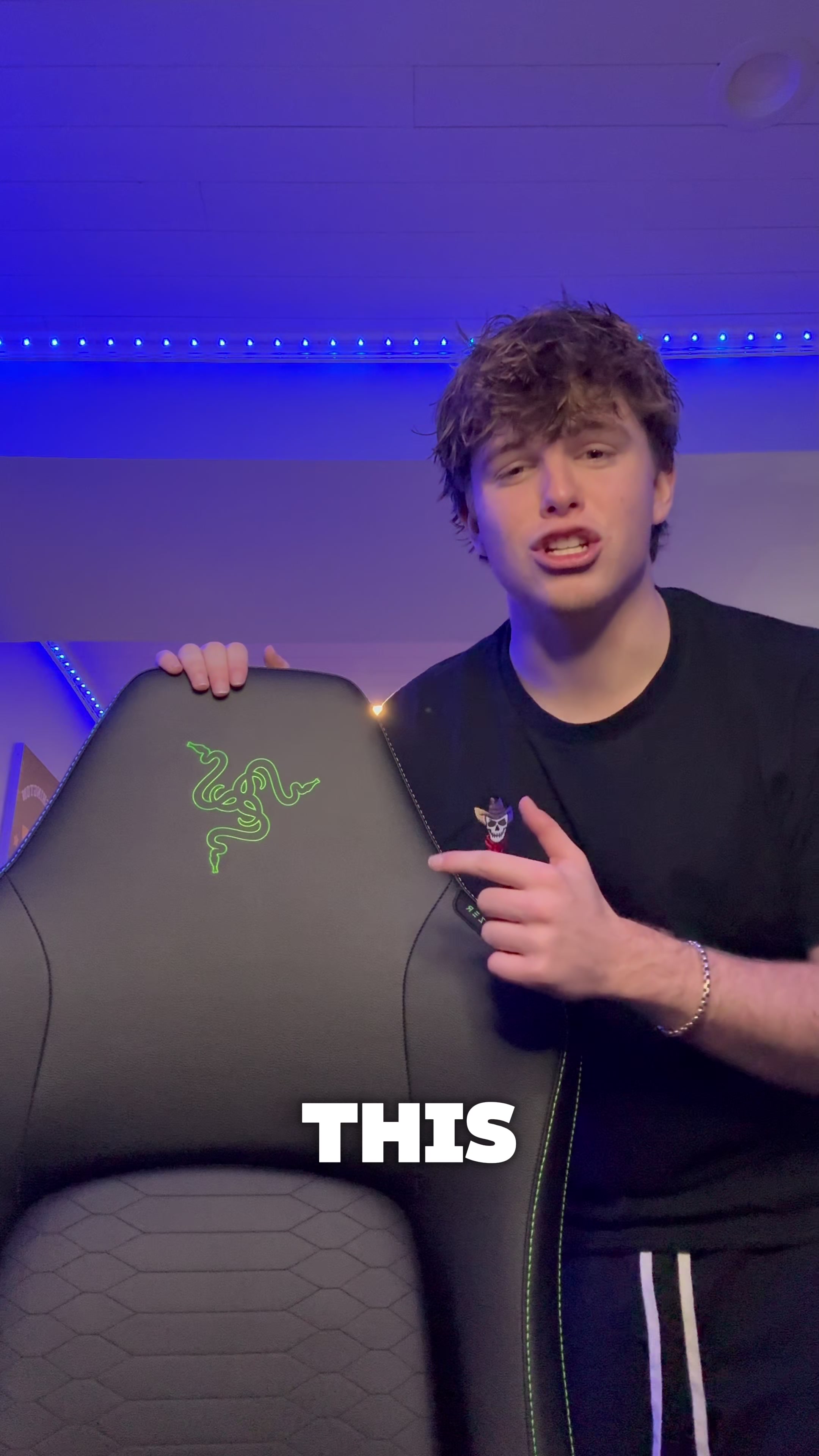 TikTok post by @ryanrbxx for Razer. Caption reads: Shoutout to @Razer for sending me their New Iskur....