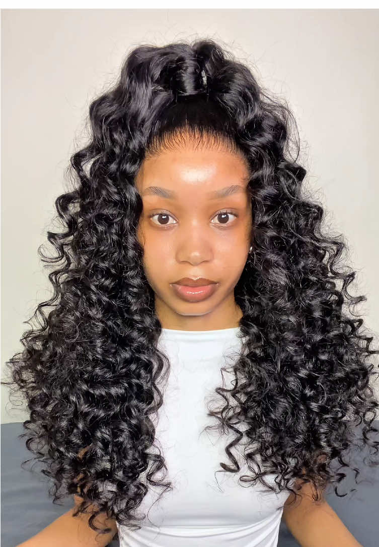 TikTok post by @gorgiiie_m for Wiggins Hair. Caption reads: Bouncy Boba Wand Curls from @WIGGINS__HAIR 😍😍.....