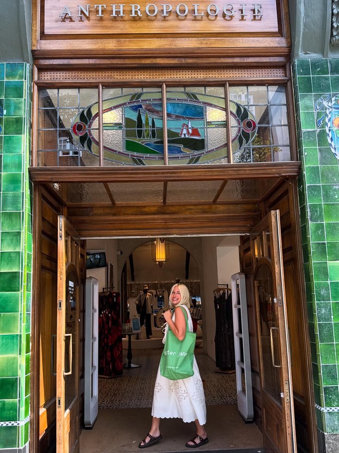 Instagram post by @genevieve__harris for Sister Jane. Caption reads: Ad|Popping into the @dreamsisterjane pop up at....