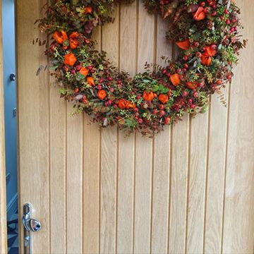 Instagram post by @annamathur for Arena Flowers. Caption reads: Autumn - a reminder how there is so much beauty to....