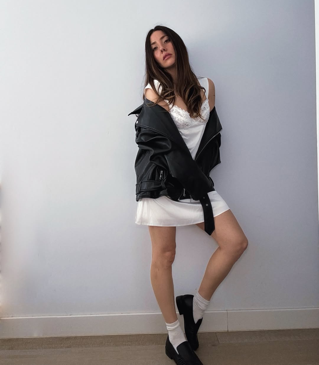 Instagram post by @norykko_oficial for Missguided. Caption reads: Escoge tu Pokemon ✌🏻

Vestido blanco....