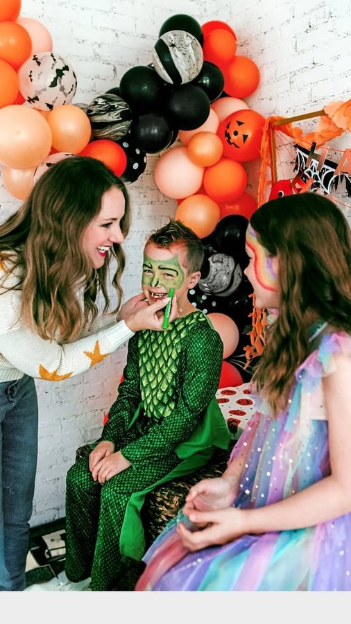 Instagram post by @jessicagrant14 for OOLY. Caption reads: [...] Body and Hair Doodlers from @weareOOLY to....