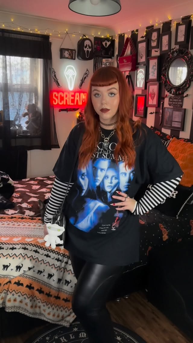 Instagram post by @_porcelain_lucy_ for TruffleShuffle. Caption reads: [...] like 20 minutes! 

Outfit🏷️
Tee* -....