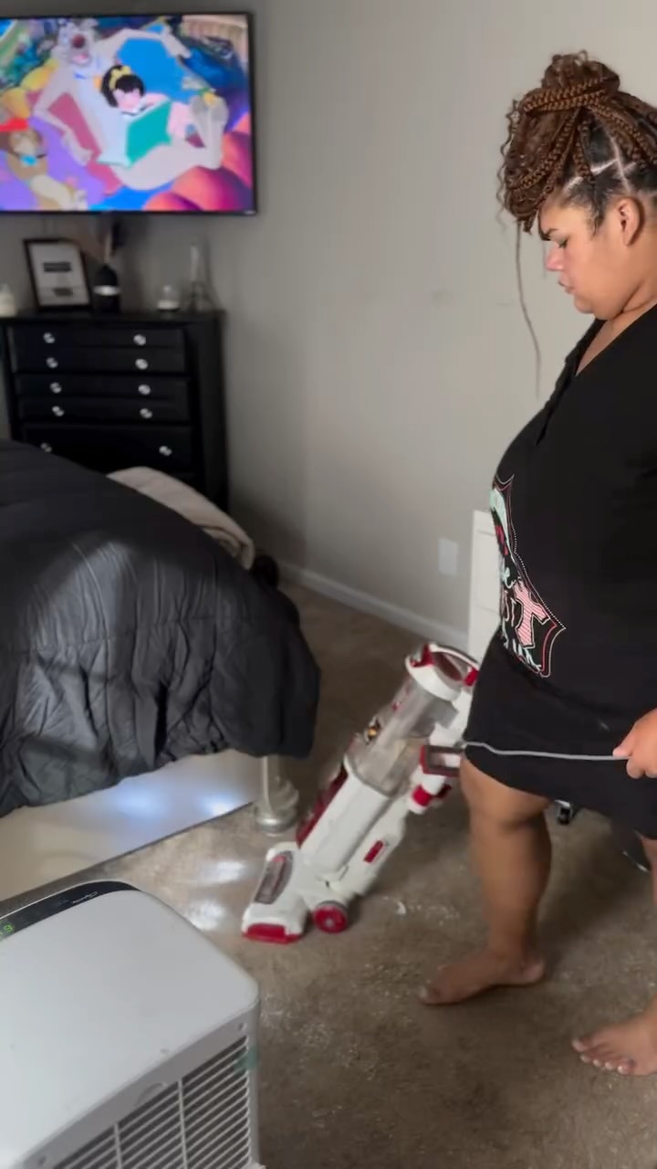 Instagram post by @thediaryoftriin for Baby Brezza. Caption reads: THE LIFE OF A SINGLE MOM! 😩🤍 
& I wouldn’t trade....