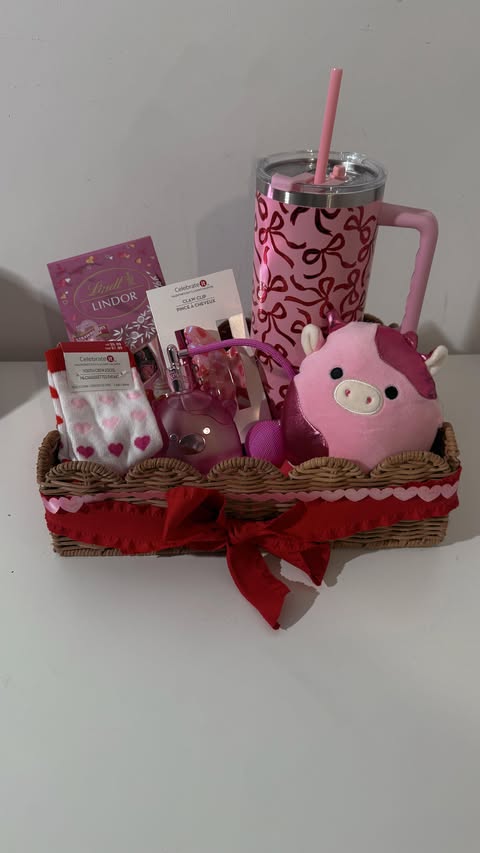 Instagram post by @makeup2themaxx for Squishmallows. Caption reads: [...] basket of our dreams!! 🎁 Featuring....