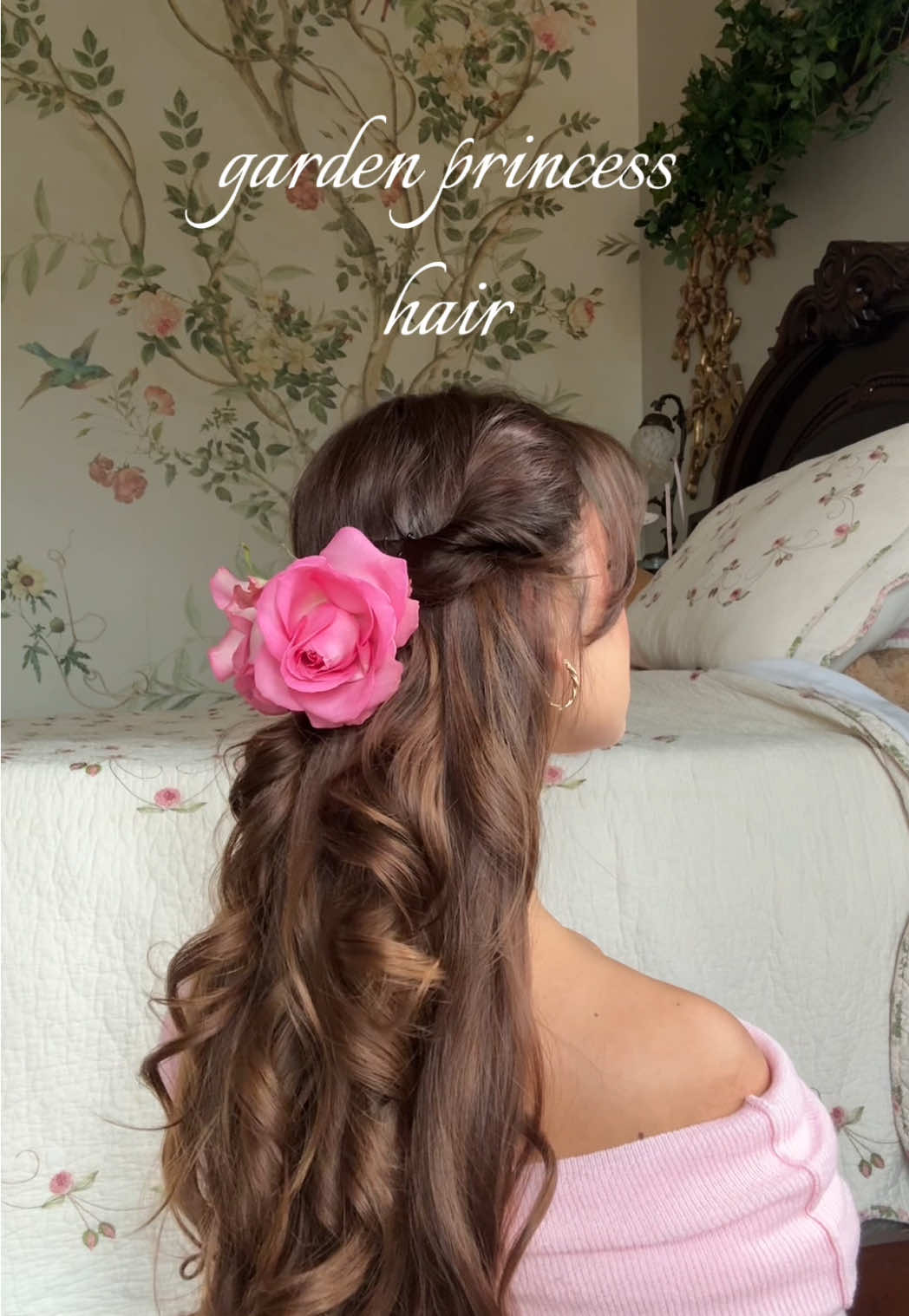 TikTok post by @isabelajuliana_ for K18 Hair. Caption reads: the roses and the heatbounce are the stars of this....