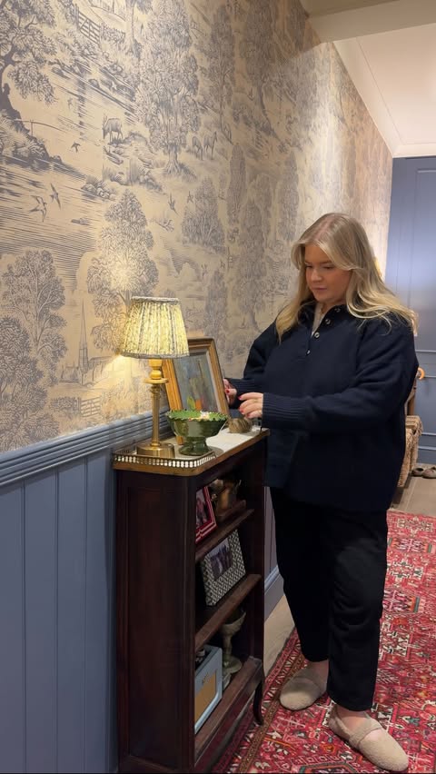 Instagram post by @byflossietaylor for Bumble. Caption reads: [...] things fit into my life properly. Using....