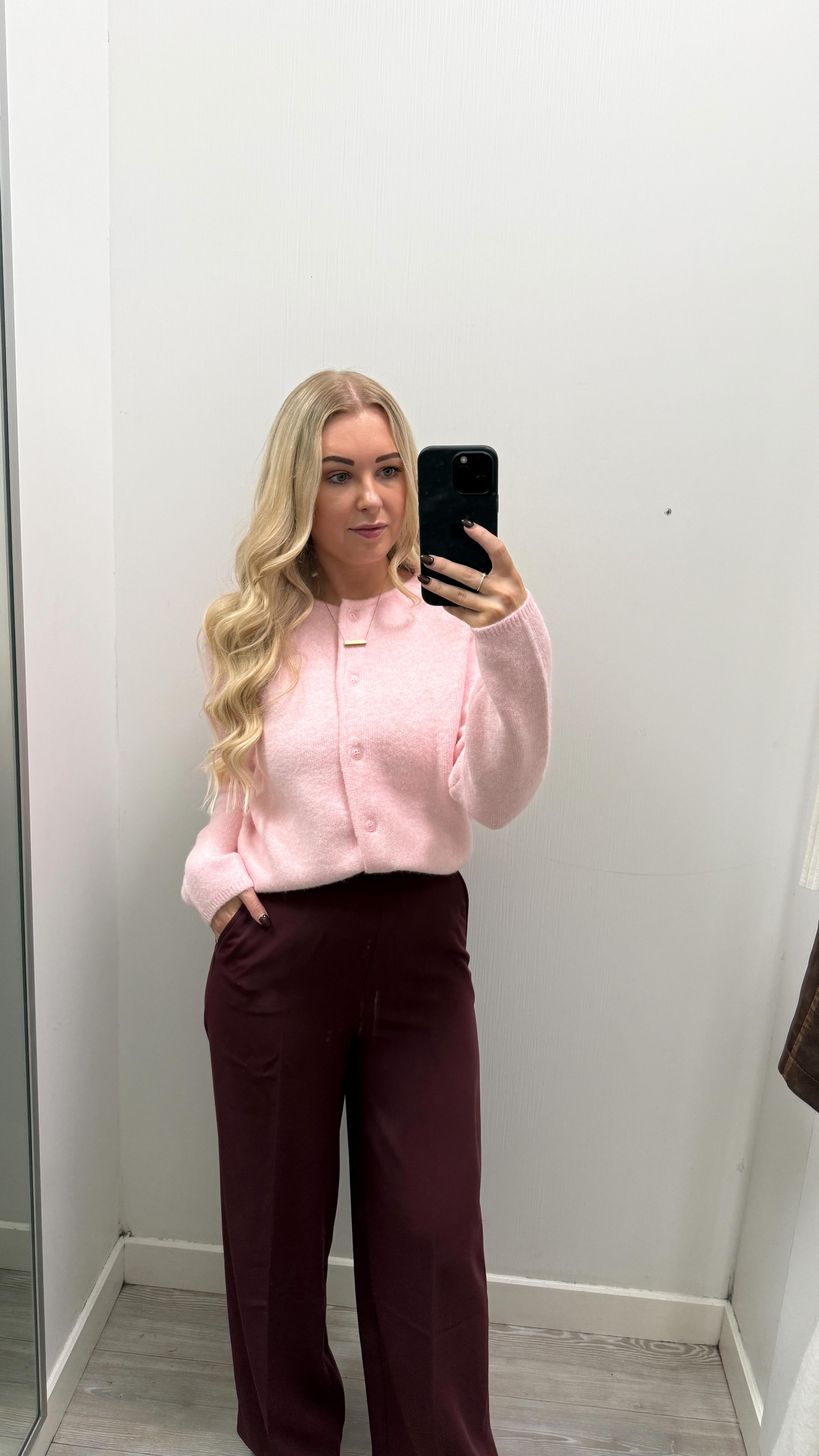 Instagram post by @pamelakiely_ for Dunnes Stores. Caption reads: What’s in @dunnesstores currently in....