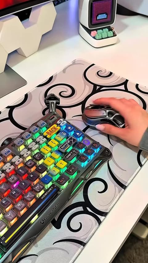 Instagram post by @legendofamelia for GravaStar. Caption reads: [...] ‼️Up to 10% off with my code: LEGEND....