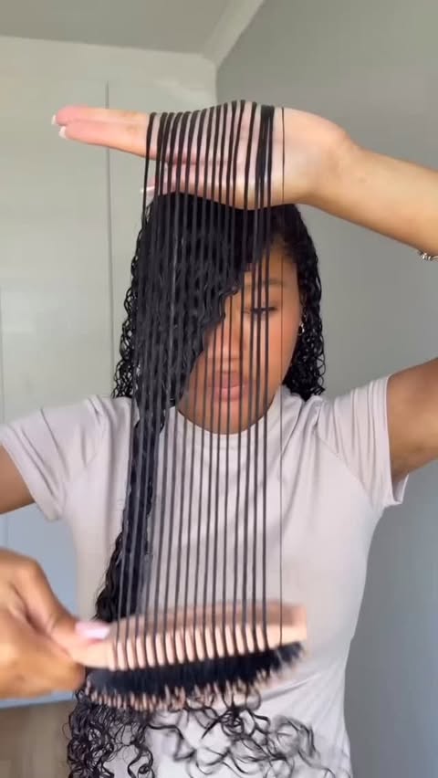 Instagram post by @curly_barbie for BounceCurl. Caption reads: 3C curly hair routine with @bouncecurl 👏🏼 Wow 😍....