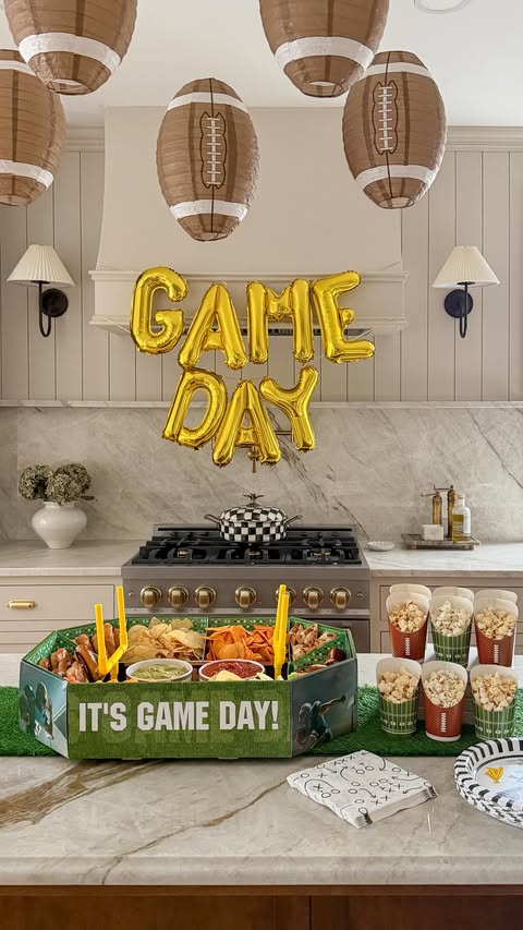 Instagram post by @caroldemaurohome for Utz Snacks. Caption reads: [...] for game day with all my favorite @utzsnacks....