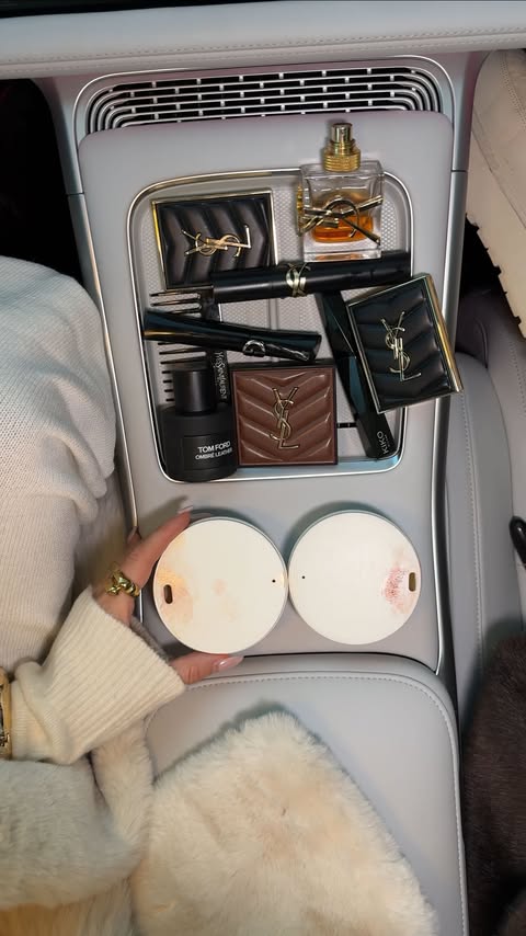 Instagram post by @heidiylimartimo for Longchamp. Caption reads: [...] would you carry this every day? 

Thank you....