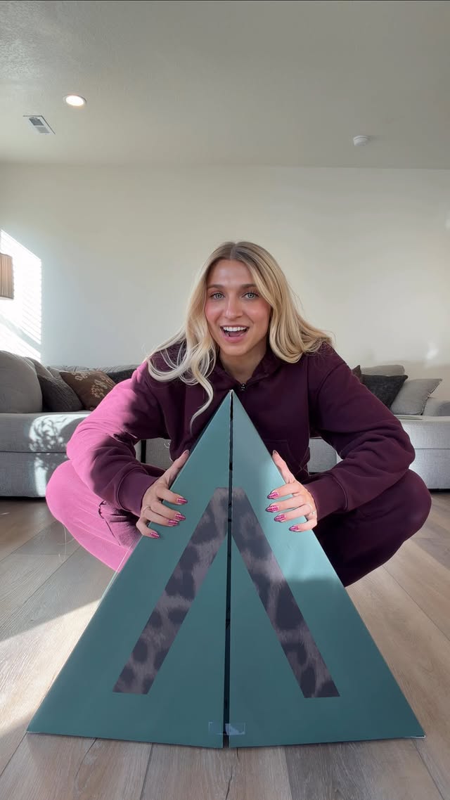 Instagram post by @sarah_sweeten_ for Walli Cases. Caption reads: [...] CALENDAR IS HUGE!!🤯🤭 @acta.wear x....