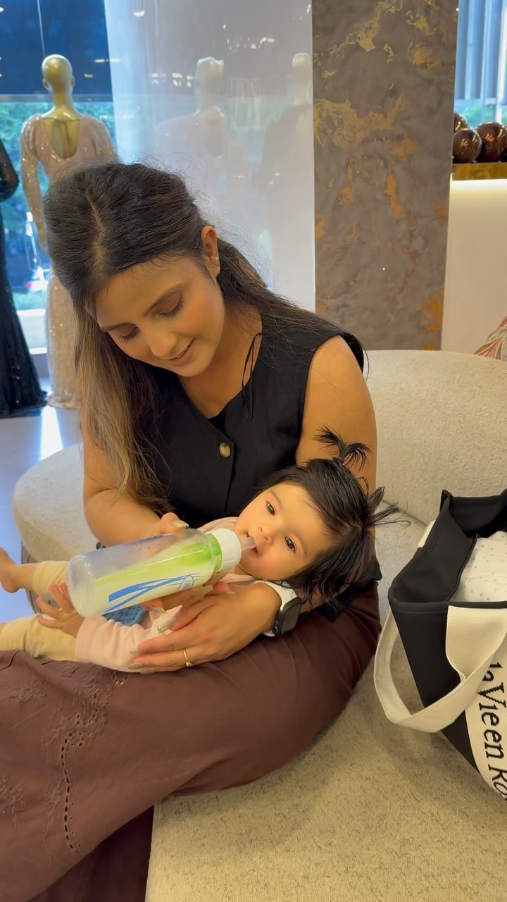 Instagram post by @nilakshaaaa for Dr Browns. Caption reads: [...] our everyday essentials from @drbrowns 🍼....