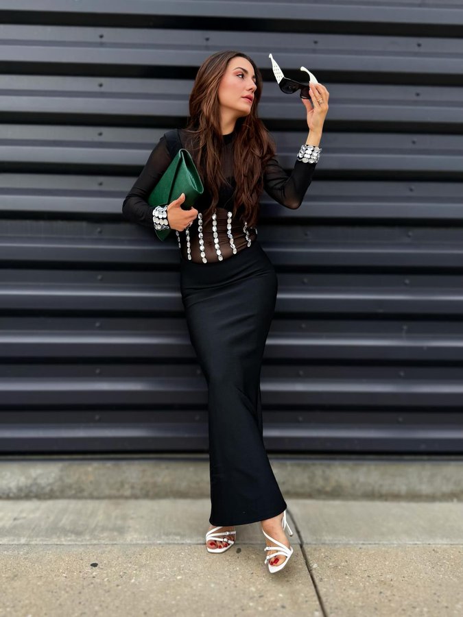 Instagram post by @silagunce for ShoeDazzle. Caption reads: When the heels are this good, you bring the....