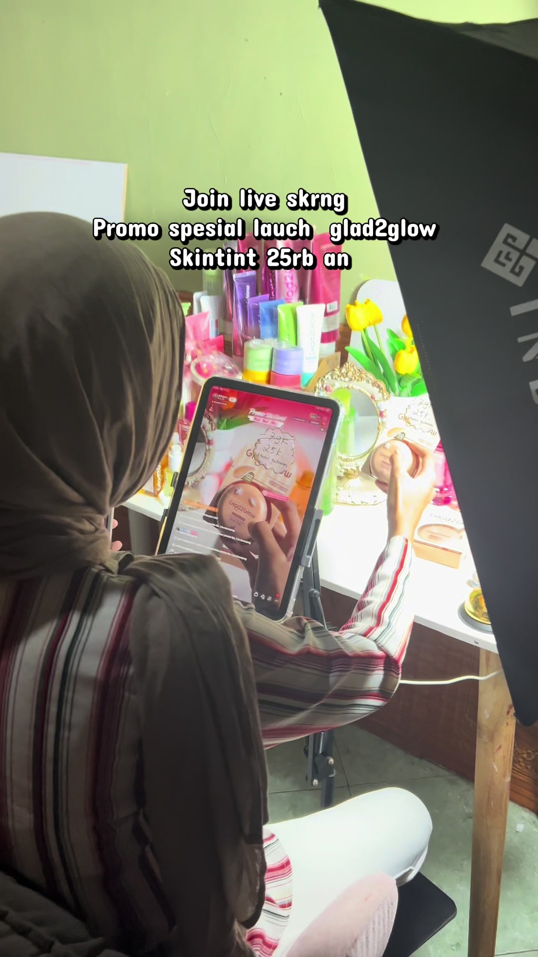 TikTok post by @dellapermanaa for Glad2Glow Indonesia. Caption reads: Spesial promo lauch skintint @glad2glow.indo....