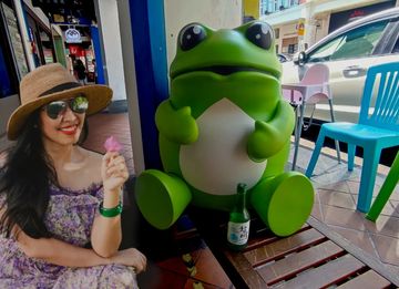 Instagram post by @foodieswipe for HiteJinro Global. Caption reads: KOREAN NO.1 SOJU JINRO brings the JINRO TOAD HUNT....