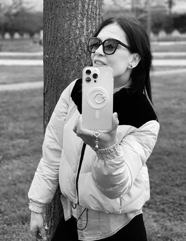 Instagram post by @ladyessegici for idealofsweden. Caption reads: Holiday sale on @idealofsweden ADV + extra sale....