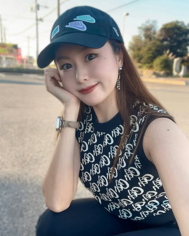 Instagram post by @haruki_nana for 株式会社イヴ(公式). Caption reads: _

🤍ྀི🐩🫧

最近使いはじめた
ピュアヴィヴィ....