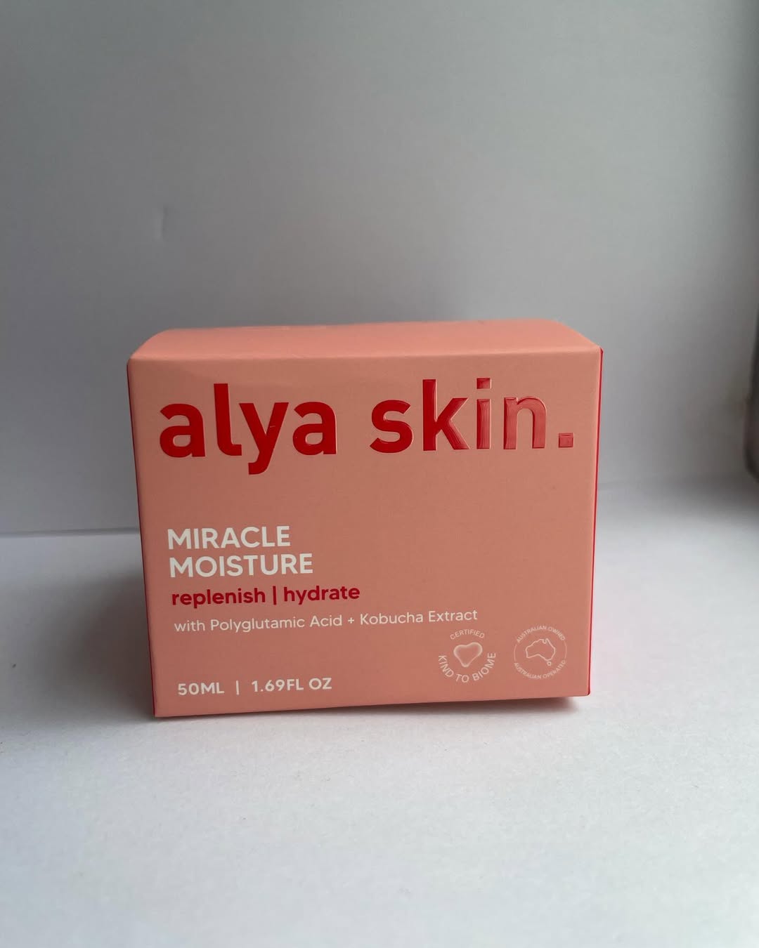 Instagram post by @lilah_.marie for Alya Skin. Caption reads: ALYA SKIN ~ MIRACLE MOISTURE

This Moisturizer is....