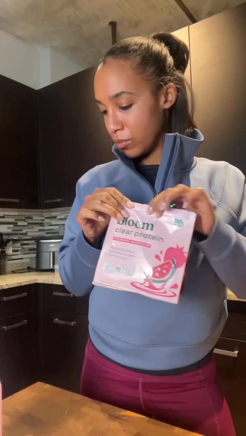 Instagram post by @lyonessruns for Bloom Nutrition. Caption reads: Treadmill running doesn’t have to be miserable. 
A....