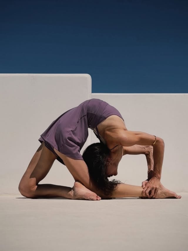 Instagram post by @marine_chpn for Alo Yoga. Caption reads: [...] — Wearing @alo V-Day Edit • @aloyoga Plum.