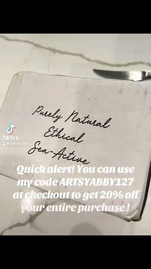 Instagram post by @its.artsy.abby for Earth Harbor. Caption reads: What’s your favorite @earthharbor product? Mine is....