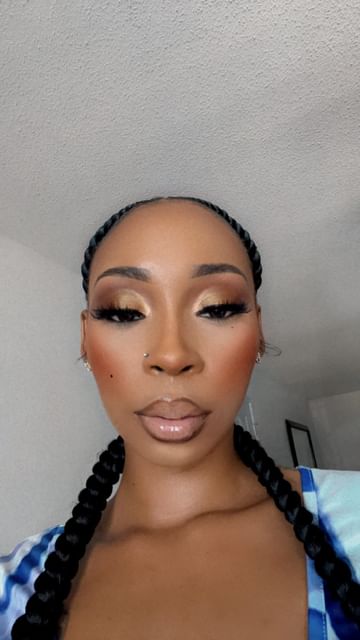 Instagram post by @ashley.brionne for The Union Difference. Caption reads: #Ad Do you know any hardworking nurses? I do!....