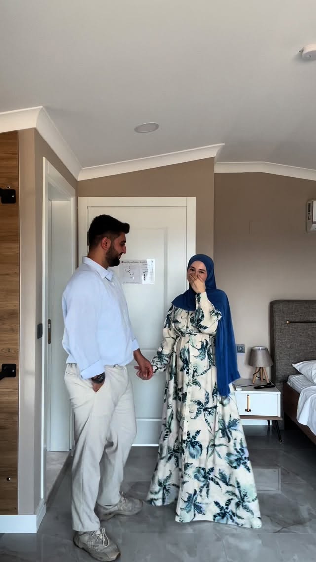 Instagram post by @beydagultekn for Modanisa. Caption reads: 🐣🤍
.
.
.
.
#keşfet #keşfetteyiz.