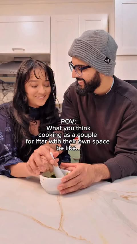 Instagram post by @shompsz for Shan Foods. Caption reads: [...] I tried the white chicken korma from....