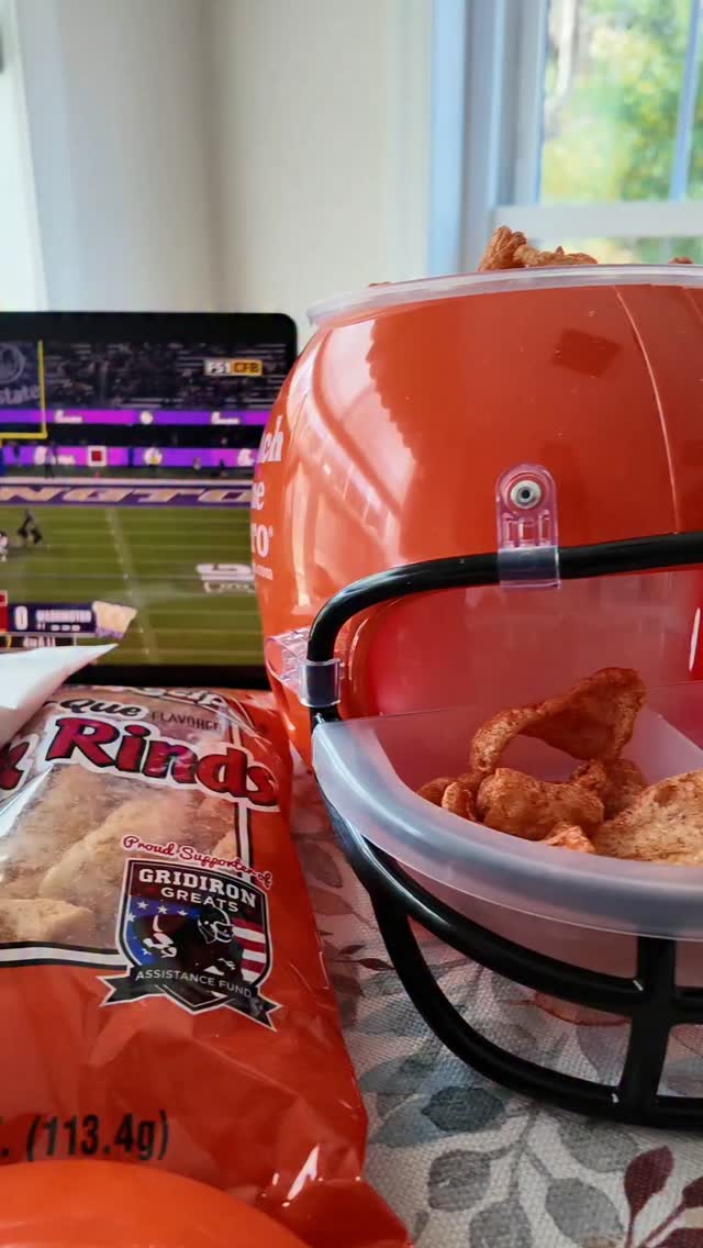 Instagram post by @allidoiseatandeat for Pork Rinds. Caption reads: When game time hunger strikes, you need a Crunch....