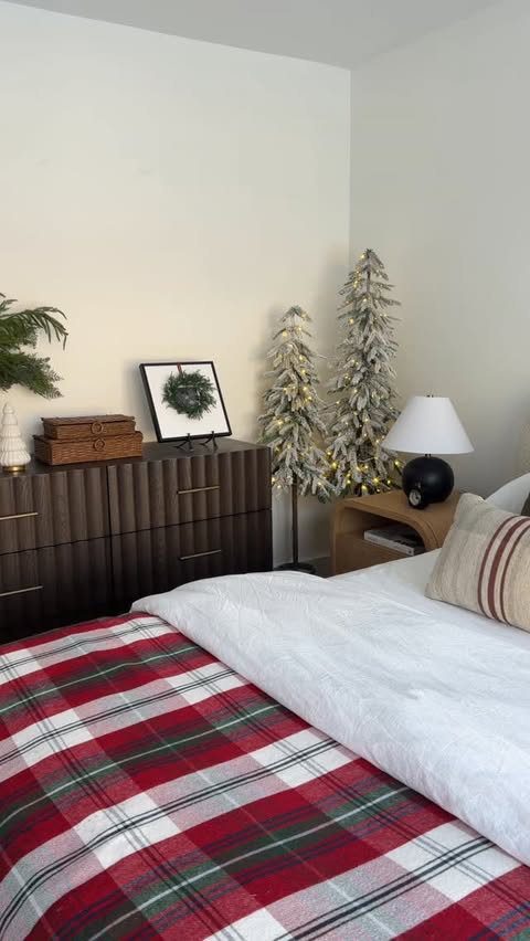 Instagram post by @oakavehouse for Castlery. Caption reads: [...] in time. A cozy Christmas all from....