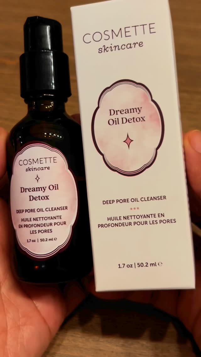 Instagram post by @gl0w_with_me for Cosmette Skincare. Caption reads: [...] Guess what! I’m not a @cosmetteskincare....