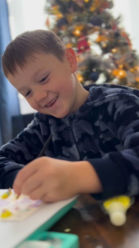 Instagram post by @bronnenrichards for Canal Toys. Caption reads: ad Fluffy Paint 🎨 

The perfect rainy day....