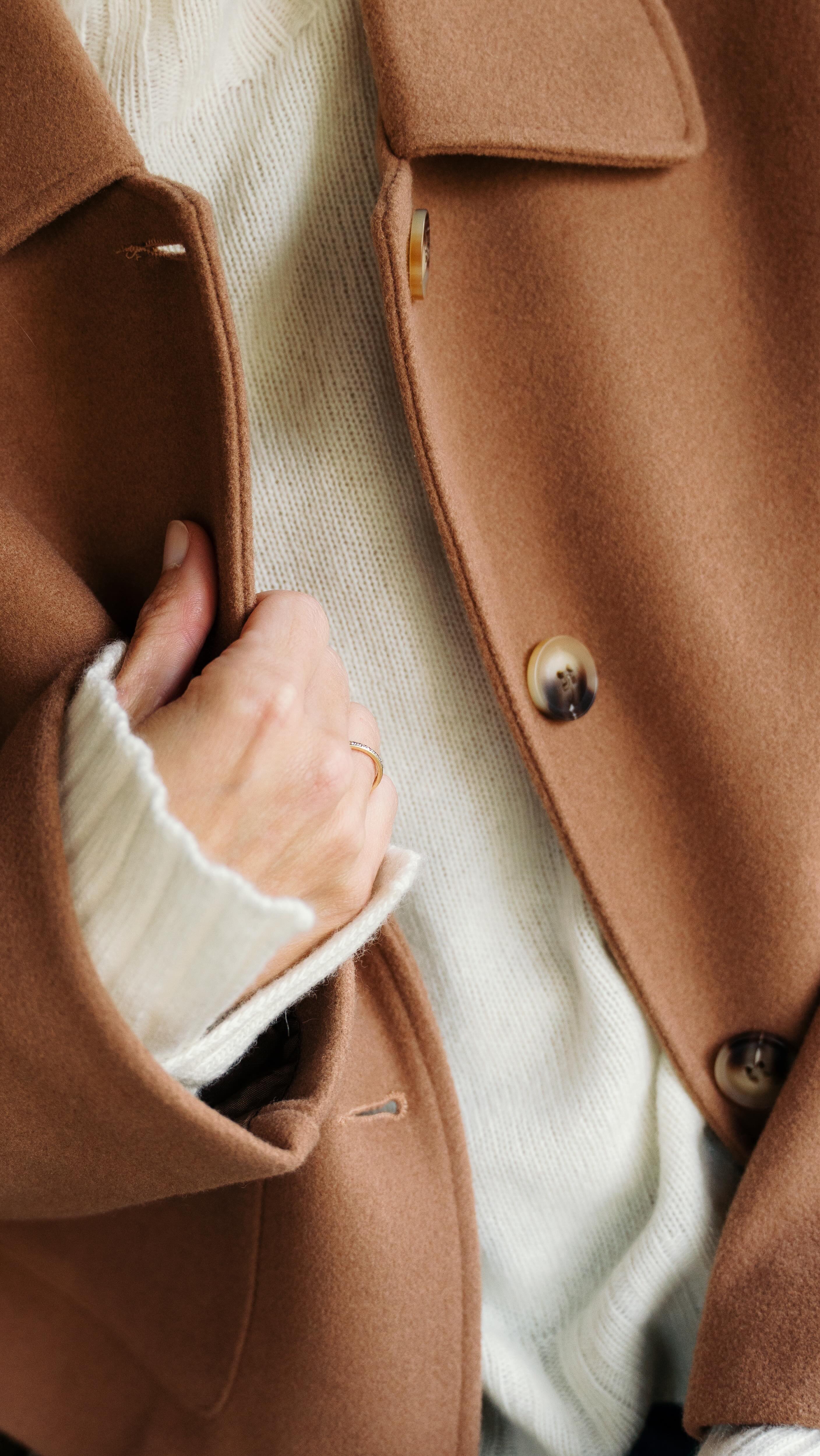 Instagram post by @unser.leben.zu.fuenft for SASSYCLASSY. Caption reads: favorite season started with this pieces....