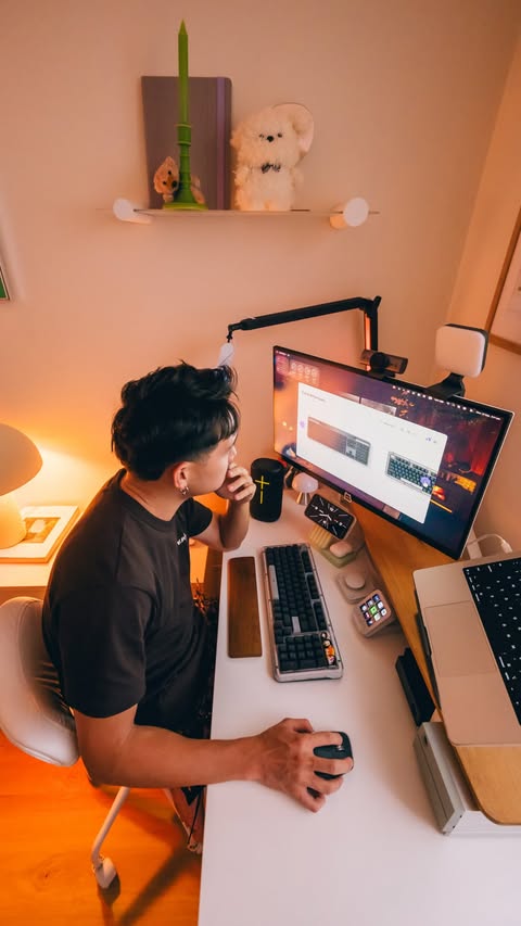 Instagram post by @paulpayasalad for Logitech. Caption reads: [...] see what you’ve been missing @logitech....