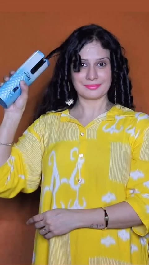 Instagram post by @fashionandstylemom for Ktein Cosmetics. Caption reads: Flawless curls made easy 💁‍♀️✨ Ktein Curl Pro +....