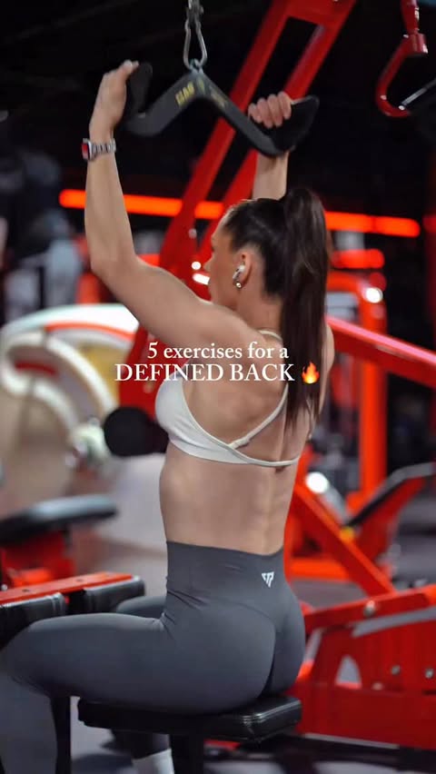 Instagram post by @_elenafit2_ for KeepThatPump. Caption reads: [...] Try this 5 exercises 🔥👌 Outfit:....