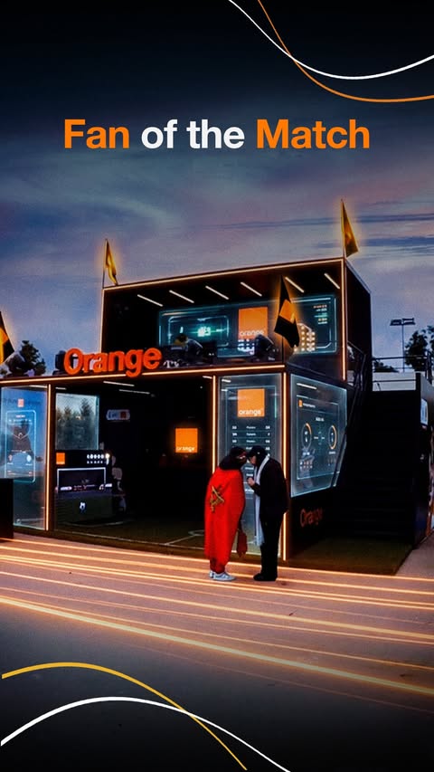 Instagram post by @orangemaroc for Orange. Caption reads: 🧡
كانتسناوكم توريونا حماسكم اليوم فStand ديال....