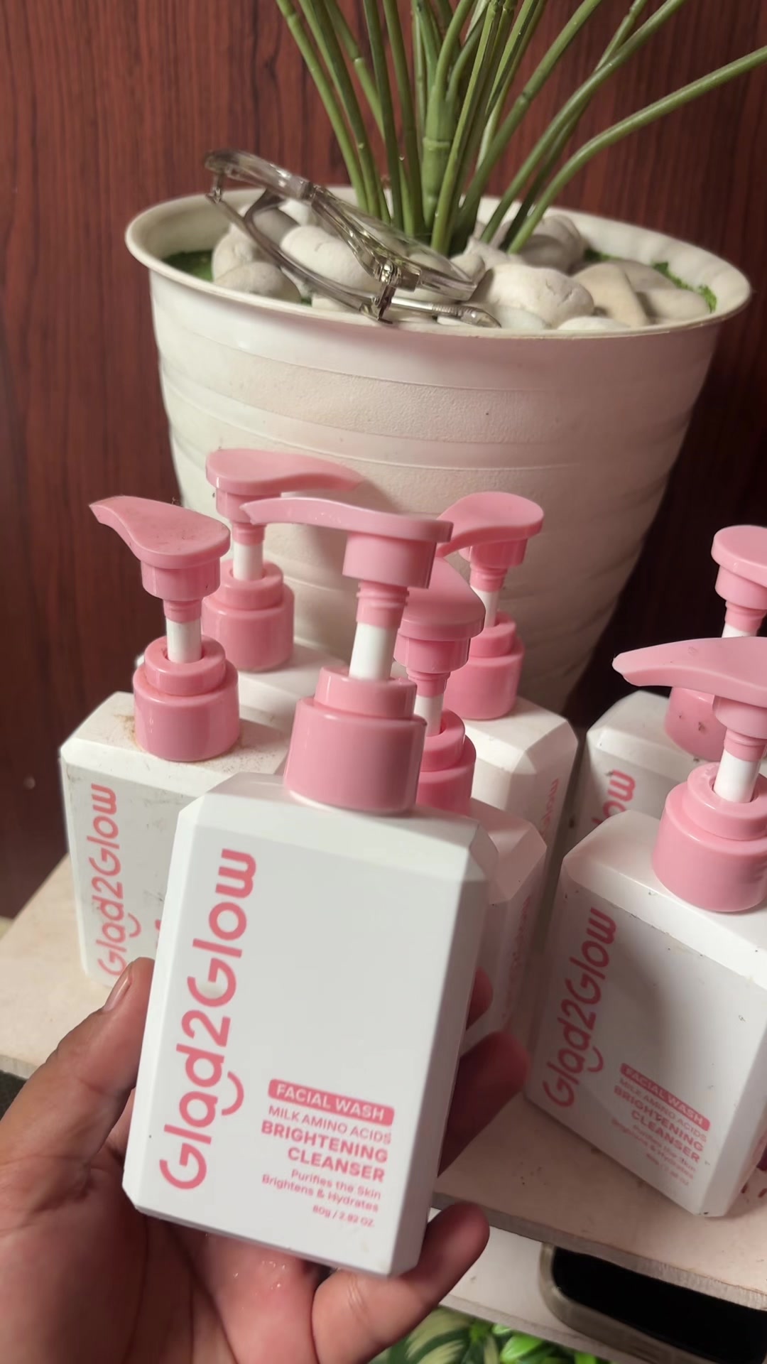 TikTok post by @intanpurnamabatubara for Glad2Glow Indonesia. Caption reads: Aku suka baget pake facial wash glad 2 glow ini....