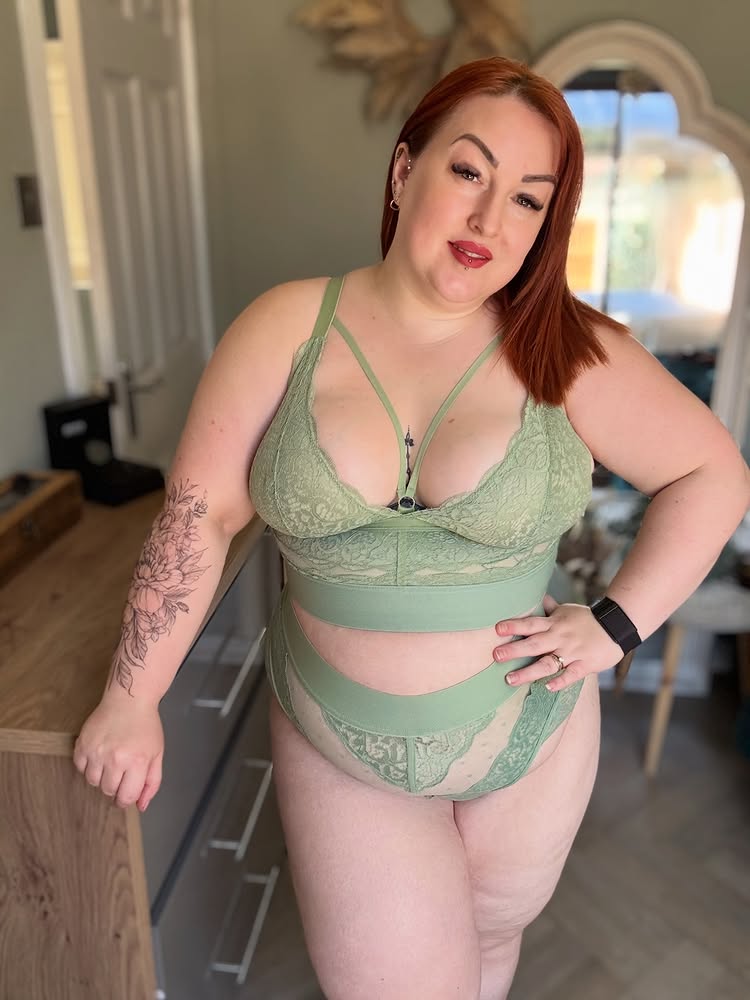 Instagram post by @curvy_crazy_cute for Tutti Rouge. Caption reads: Your new year reminder that you are incredible as....