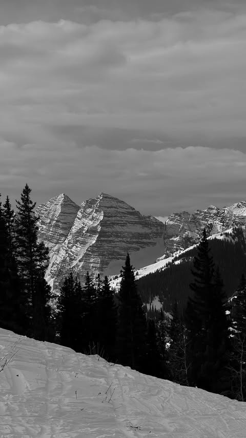 Instagram post by @jourdansloanechildress for SPANX. Caption reads: Can never go wrong with a classic lbd @spanx....