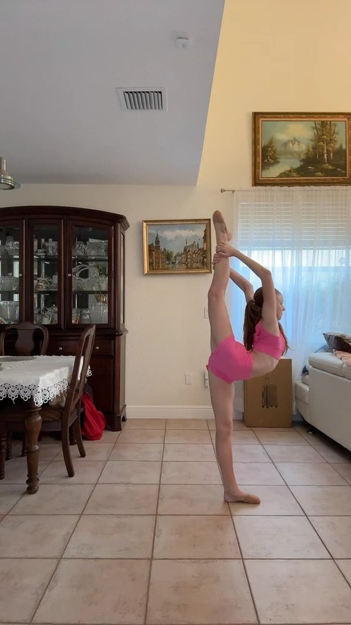 Instagram post by @zoemordas for Dancewear Solutions. Caption reads: AHH TYSMMM @dancewearsolutions FOR THE SUPER CUTE....