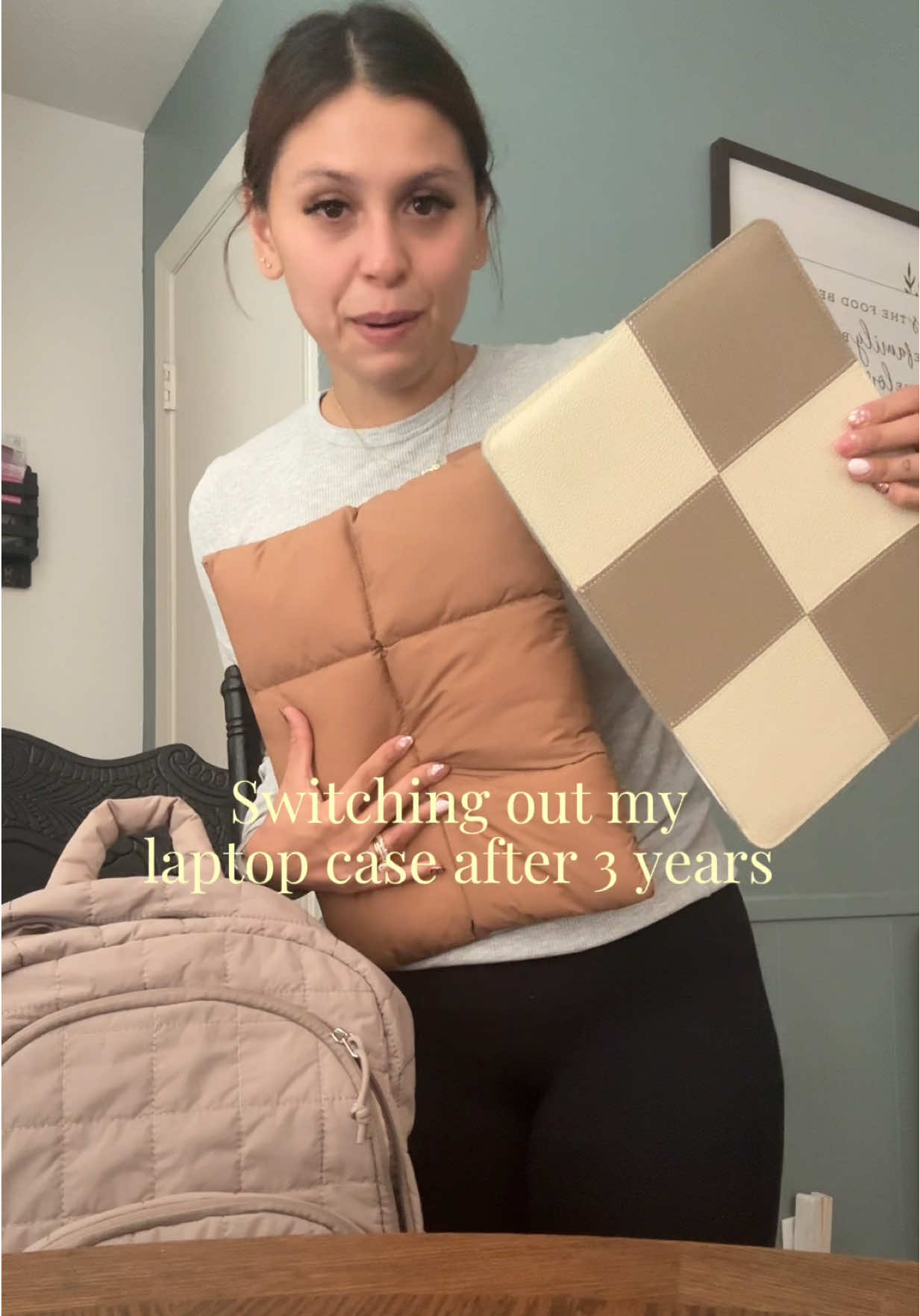 TikTok post by @jazzzygalindo for Comfyable. Caption reads: @Comfyable Direct MY GO TOOO LAPTOP CASE [...].
