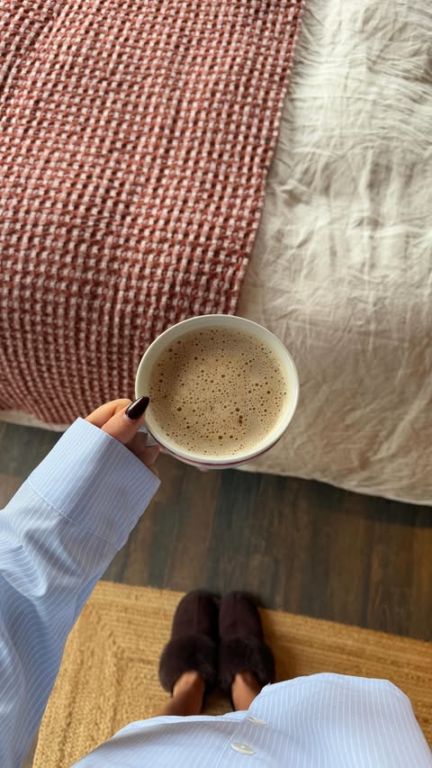 Instagram post by @shaunacannell for Doreandrose. Caption reads: all cosied up in @doreandrose - the perfect slow....