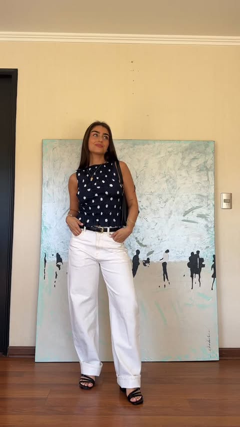Instagram post by @__bhorment for Drive Chile. Caption reads: 4 looks con jeans blanco🤍 @drivechile....