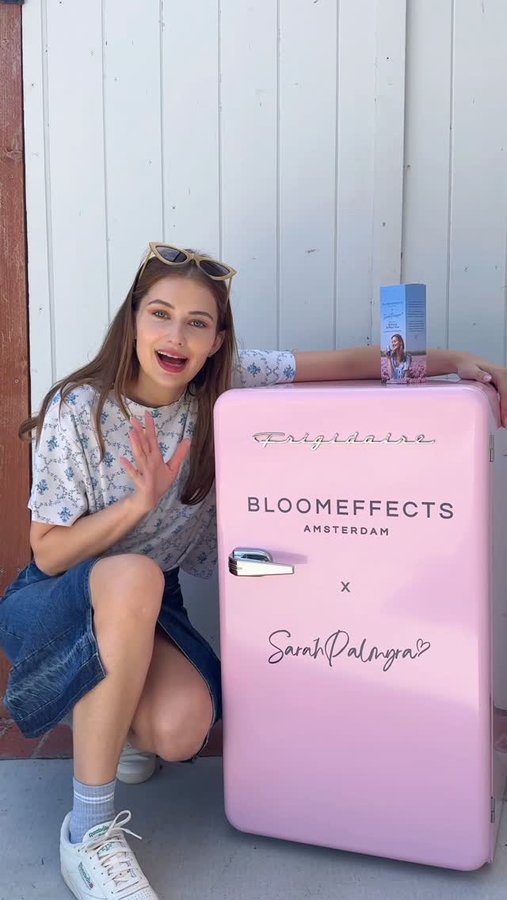 Instagram post by @sarahpalmyra for Bloomeffects. Caption reads: [...] GIVEAWAY time! We’re giving some....